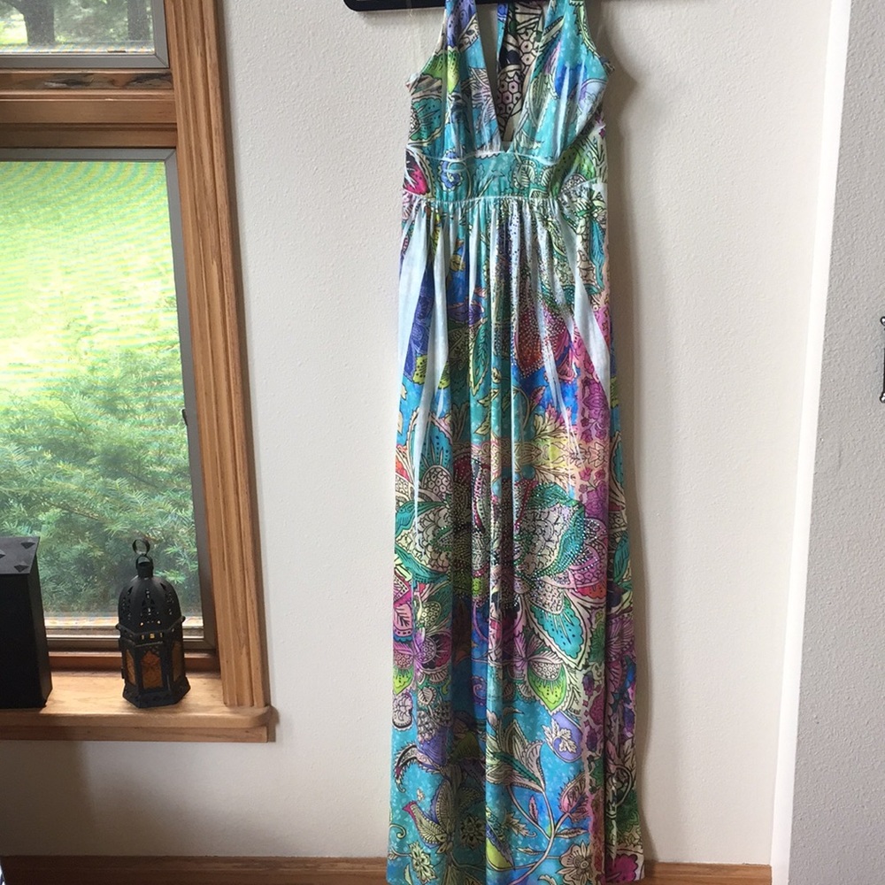 HALTER OPEN BACK PRINT DRESS /W SEQUINS